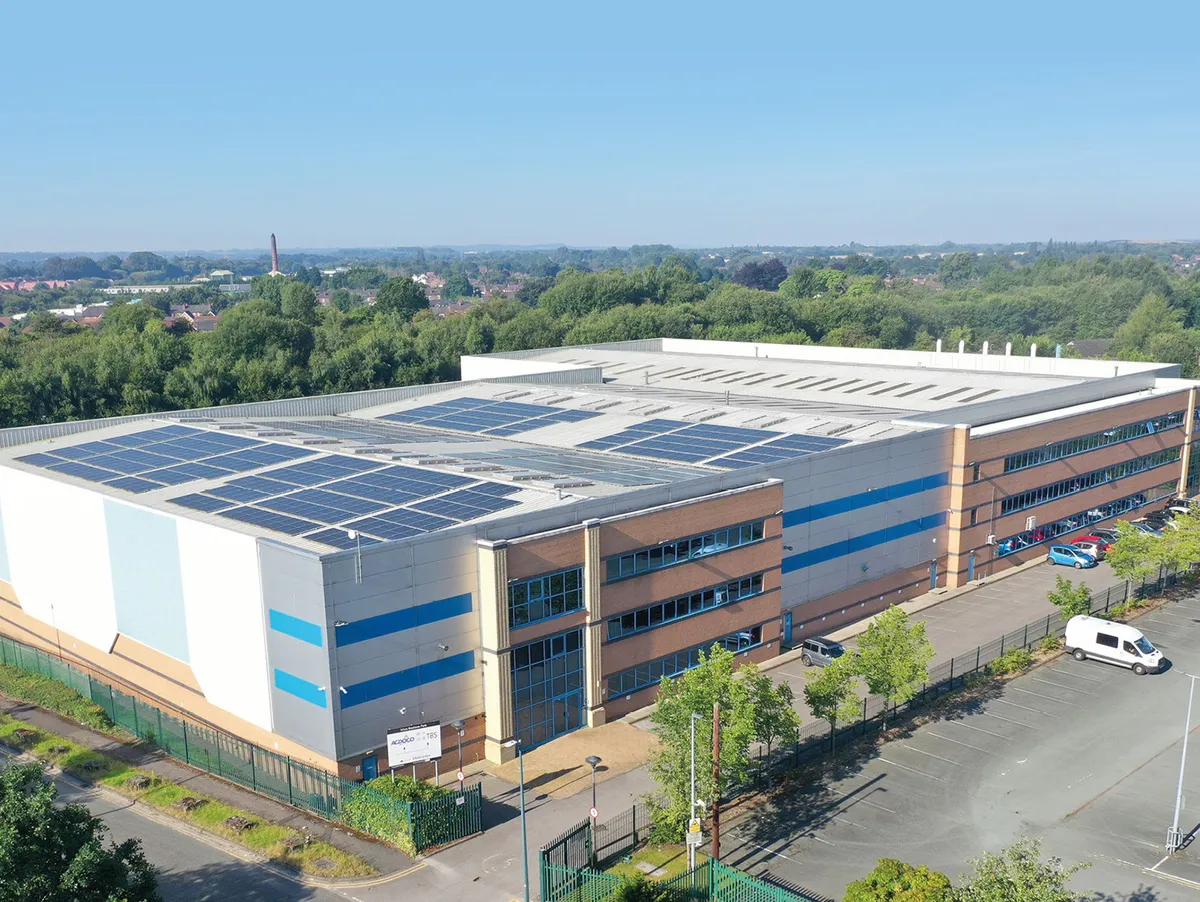 ZR2701 24 Irlam Business Park V10